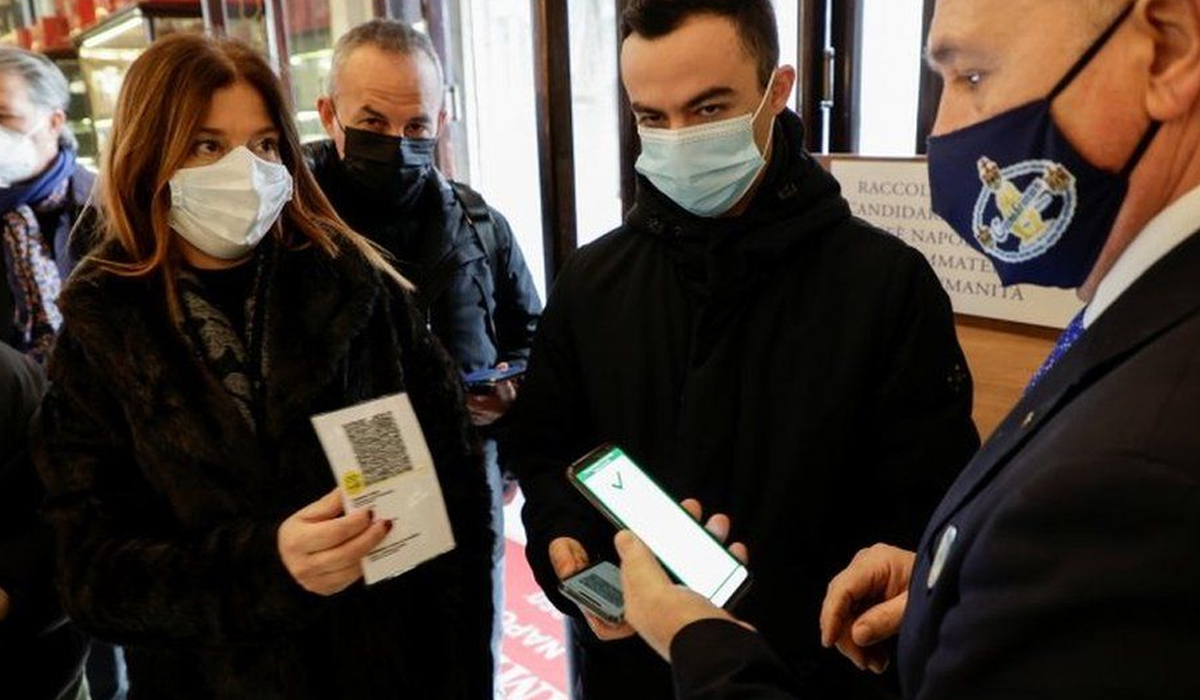 Italy tightens restrictions for unvaccinated